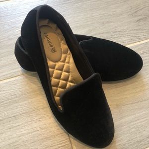 Birdies Black Velvet slip-on loafers SIZE 6.5